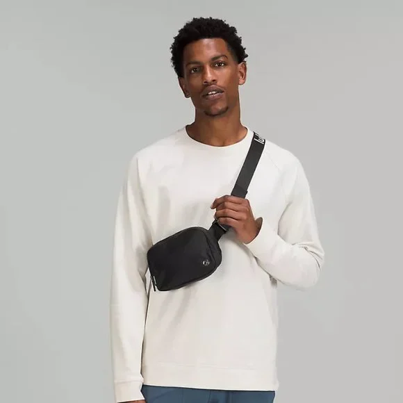 *LAST ONE* Lululemon Everywhere Belt Bag in Wordmark - Picture 2 of 11